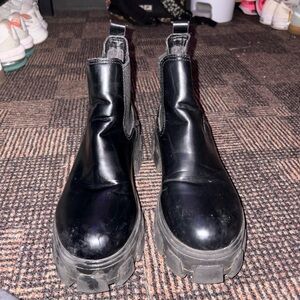 Black Boots with Heal